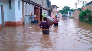 Lluvias provocan inundaciones y fallas de servicios en varias regiones de Venezuela