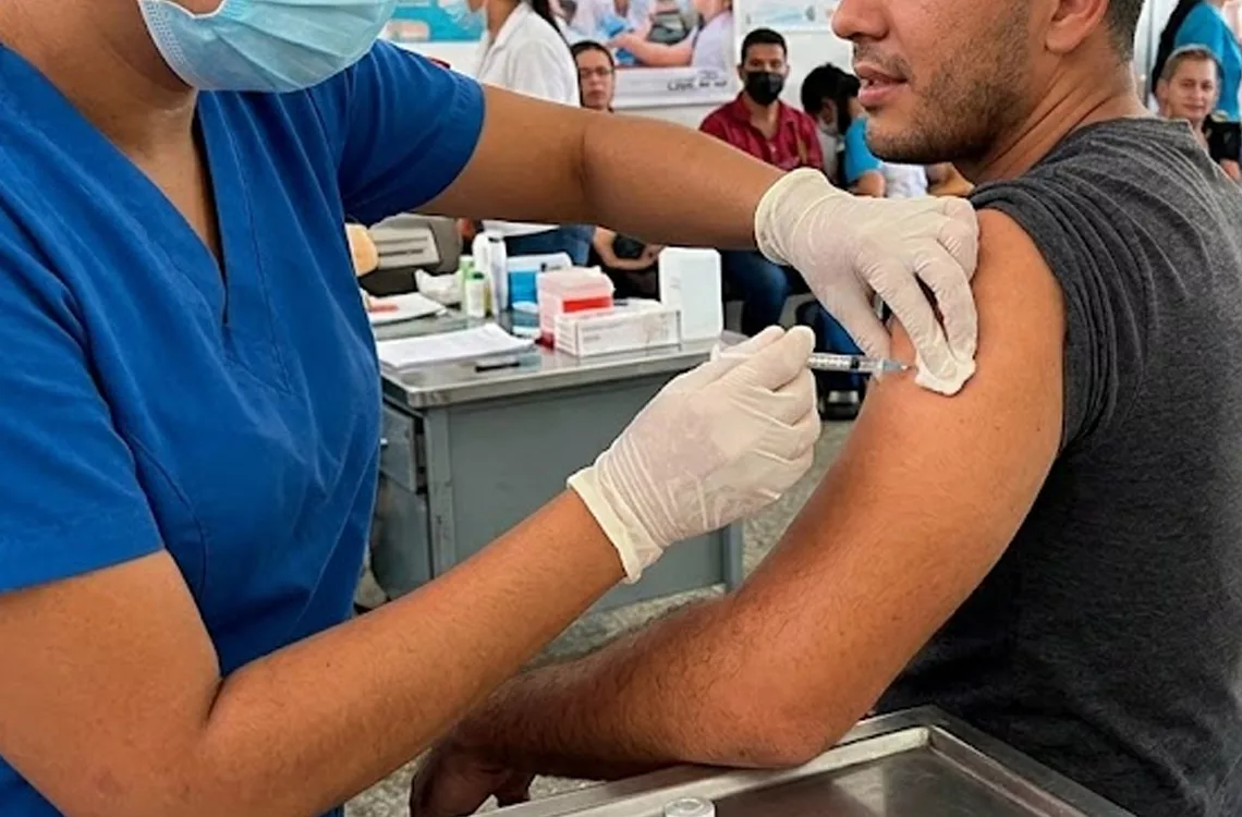 Venezuela amplía campaña de vacunación contra la fiebre amarilla a seis estados