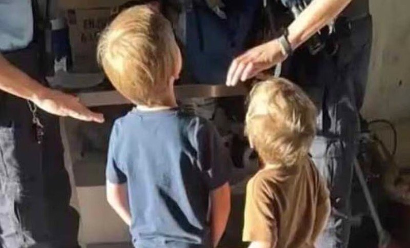 Abandonan en Portugal a dos niños franceses: los encontraron en una carretera