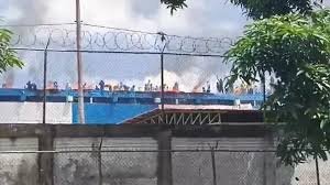 Reclusas sufren represión con gases lacrimógenos en cárcel de Barinas