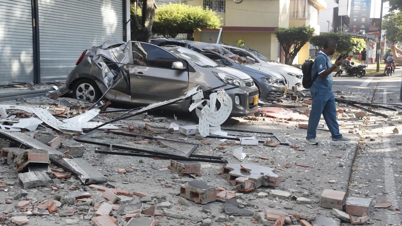 Mas de 20 personas muertas tras fuerte sismo de magnitud 7,4 en Colombia